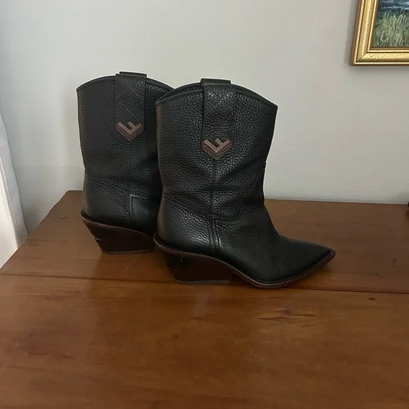 Fendi Western Boots in Black size 37.5 or US 7